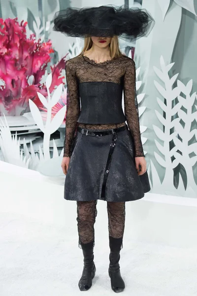 Look 37